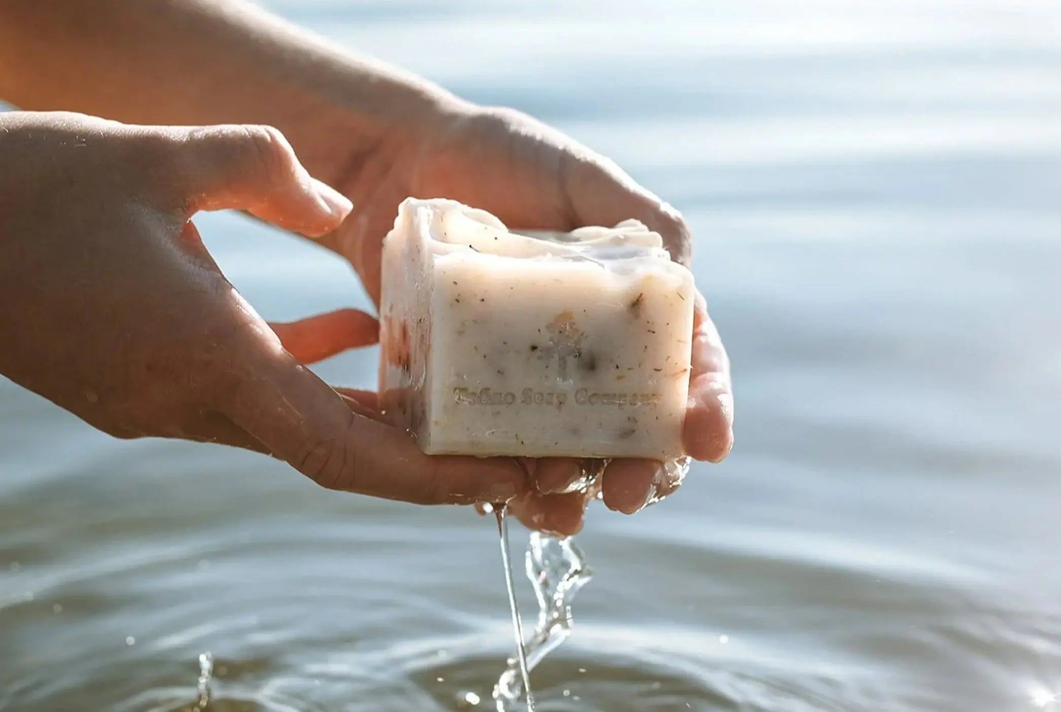 Tofino Soap Company 쇼피파이 브랜드 사례 메인 비주얼